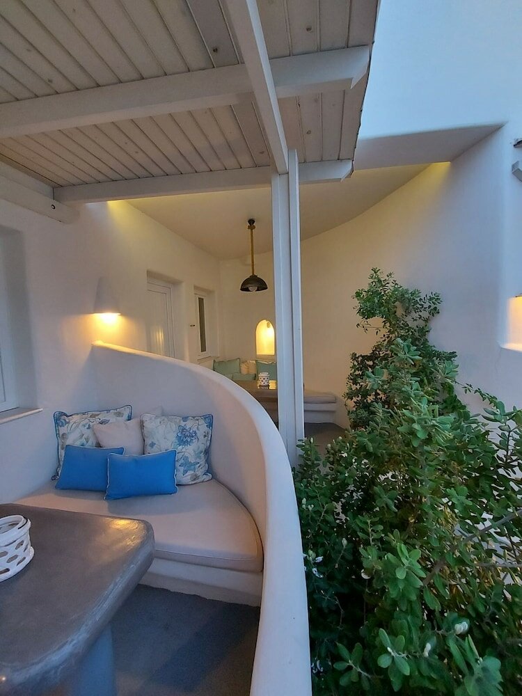 Фото Ambience Suites