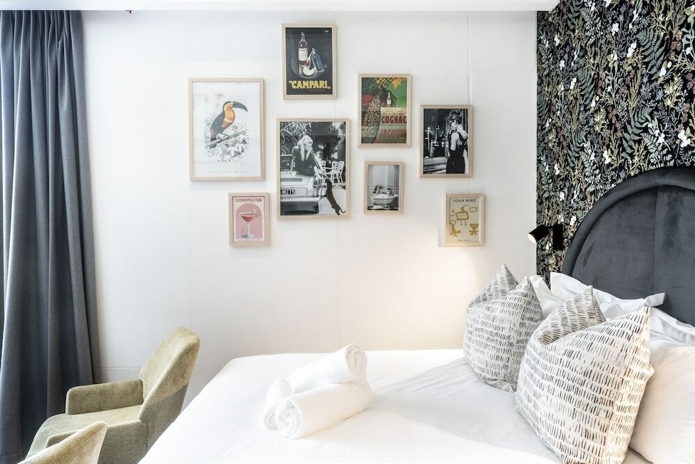 Фото The Barracks