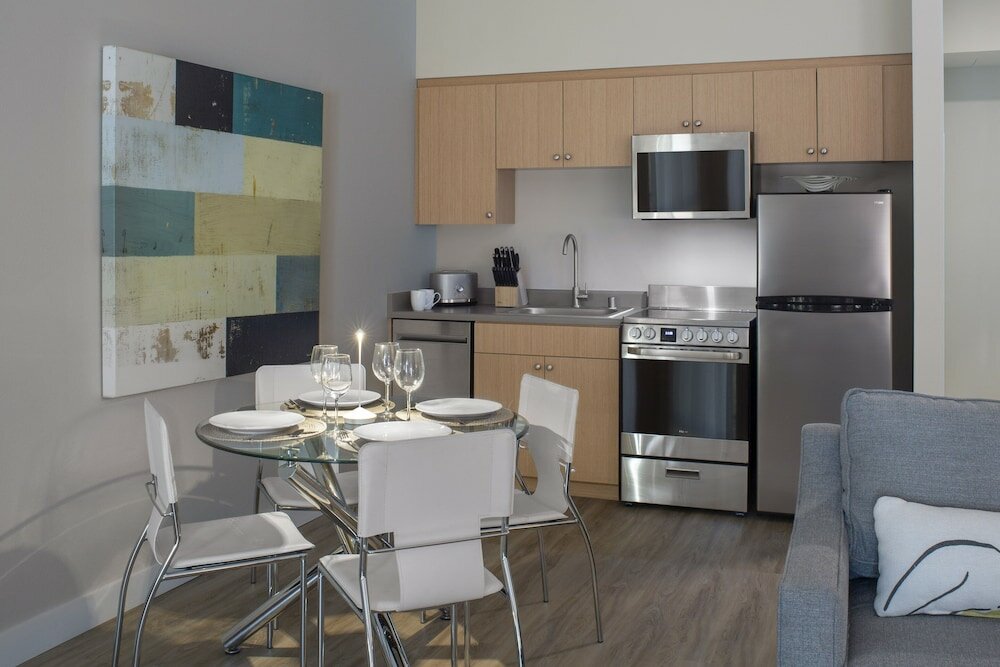 Фото Art House Hotel and Suites