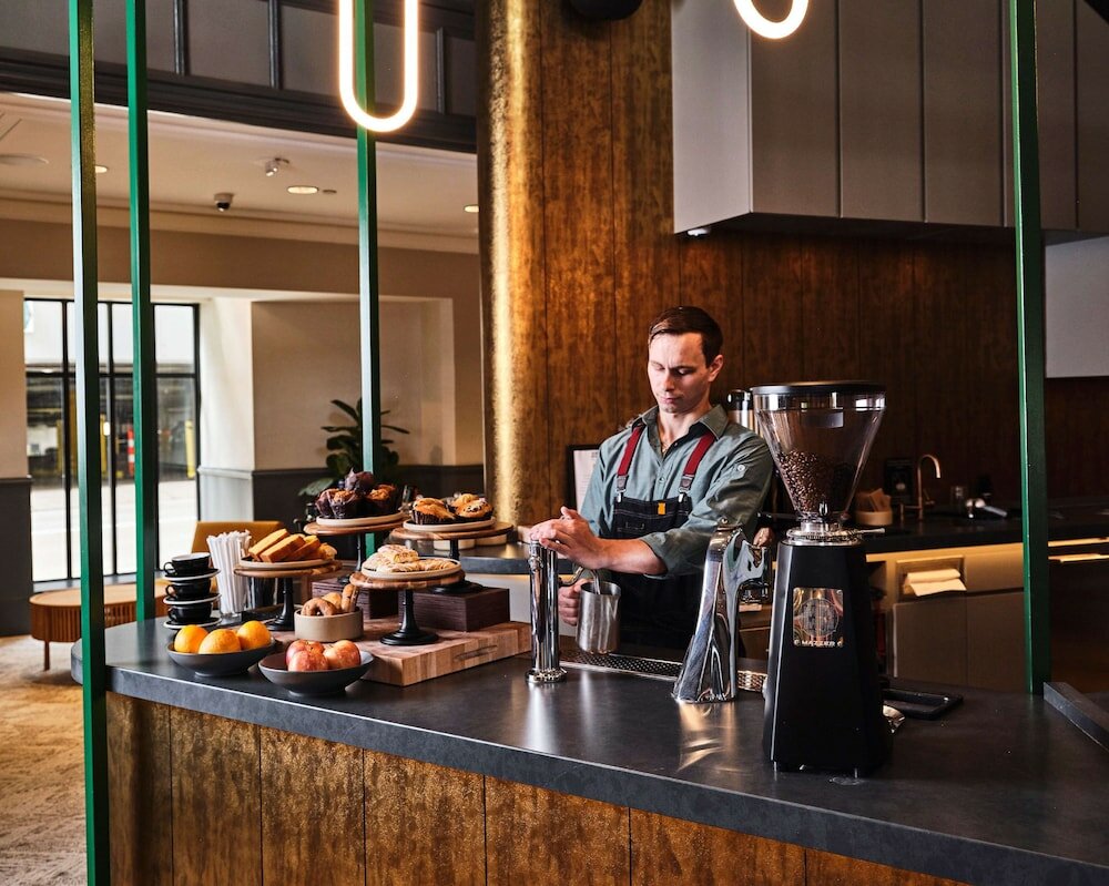 Фото Joinery Hotel Pittsburgh, Curio Collection by Hilton