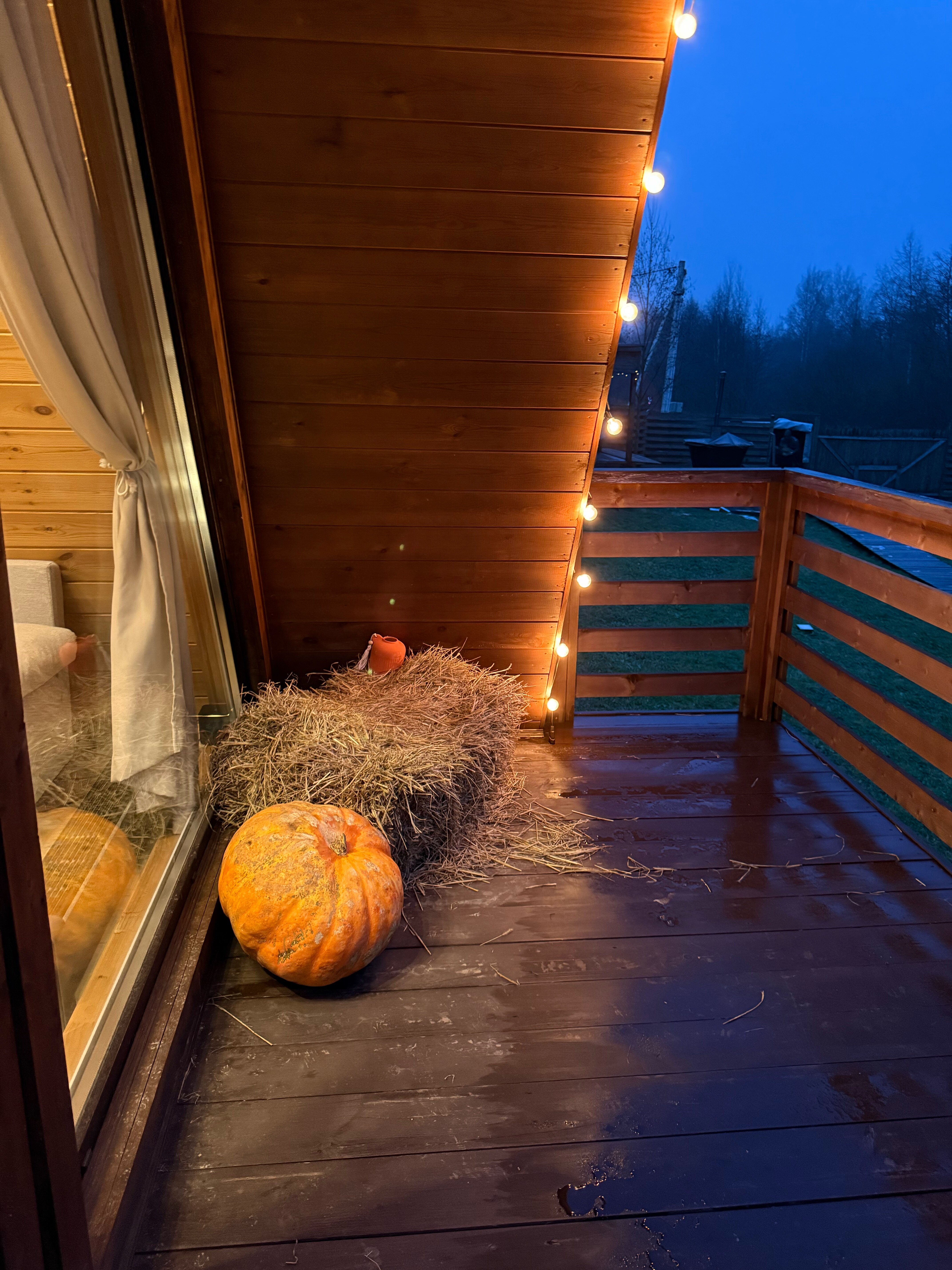 Фото Дом Углом