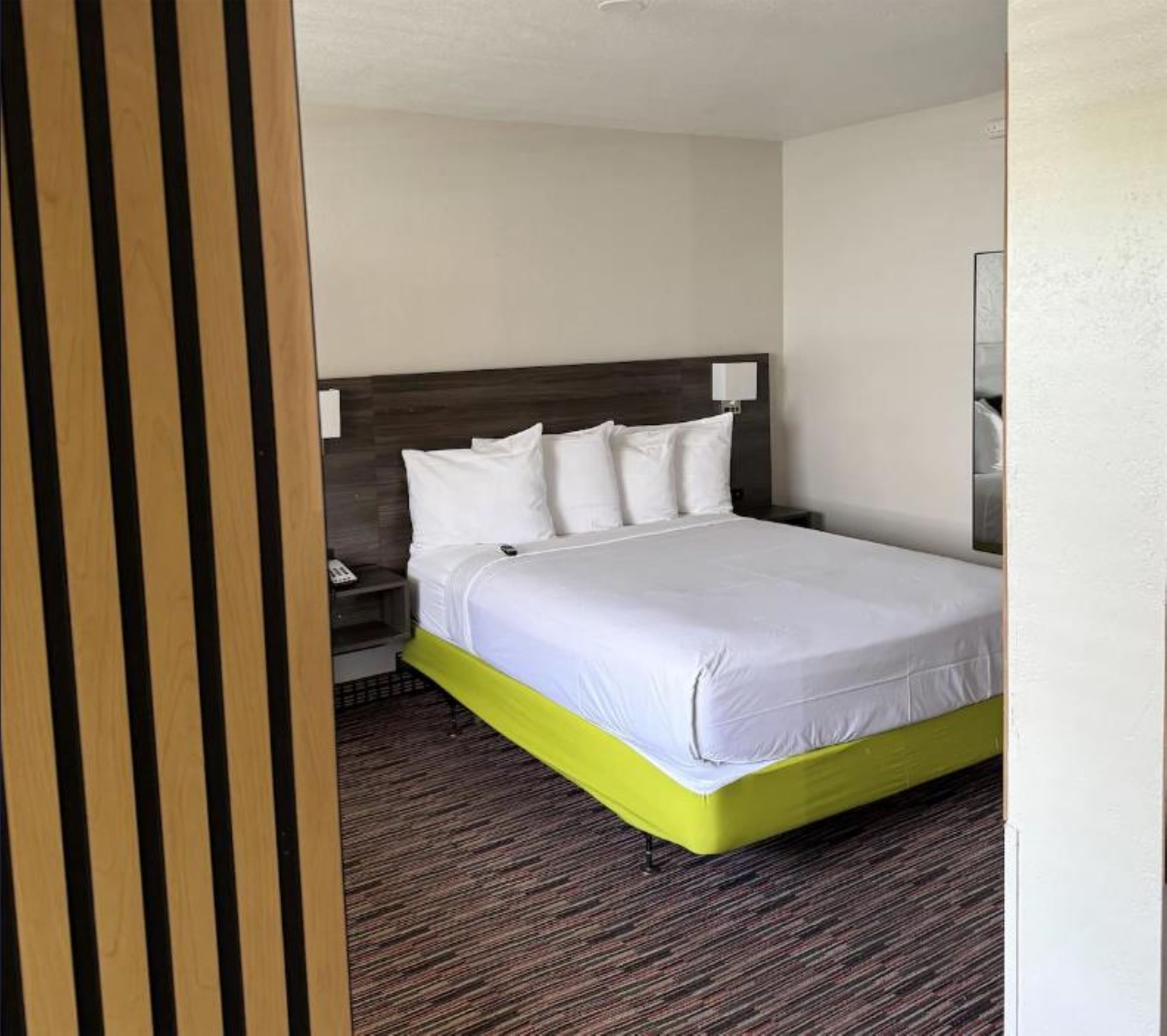 Фото Days Inn by Wyndham Irving Grapevine Dfw Airport North