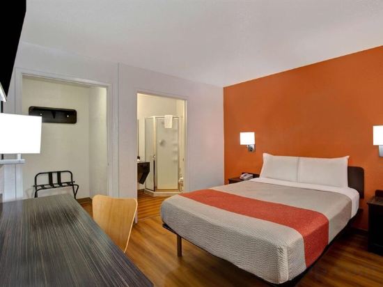 Фото Motel 6 Monterey, Ca