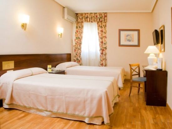 Фото Hotel Castilla Vieja