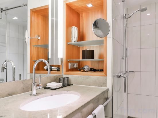 Фото Dorint Hotel am Heumarkt Cologne