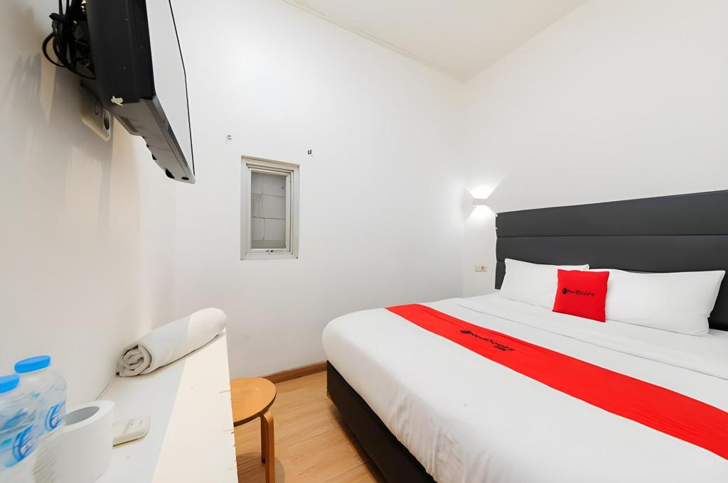 Фото RedDoorz Plus @ Danau Sunter Utara