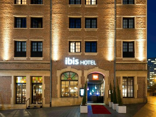 Внешний вид отеля Ibis Brussels off Grand Place в Брюссели, фото 2
