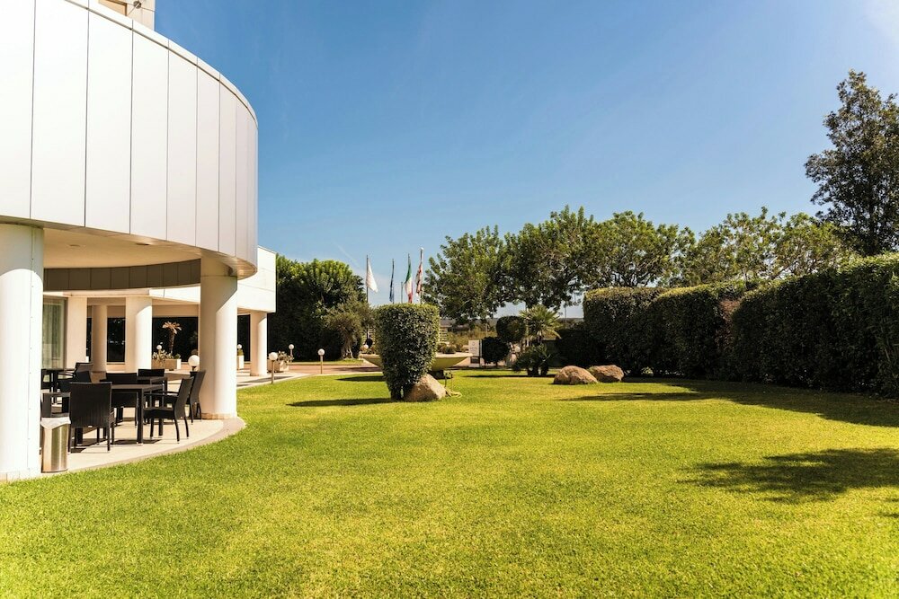 Фото DoubleTree by Hilton Hotel Olbia - Sardinia