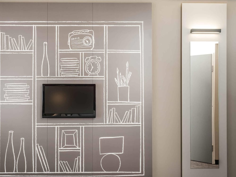 Фото Ibis Paris Porte de Clichy Centre