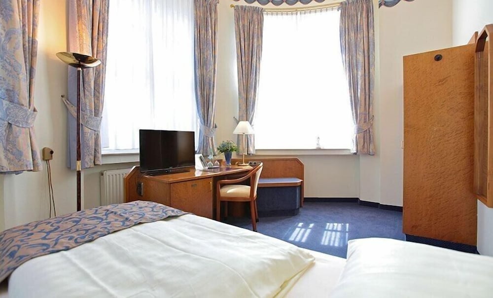 Фото Hotel Viktoria