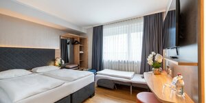 Гостиница Hotel Rieker Stuttgart Hauptbahnhof