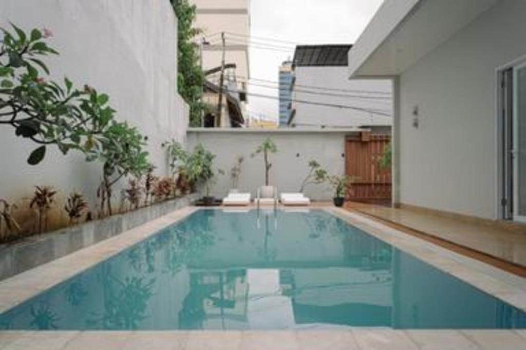 Фото Kenari Tower Hotel