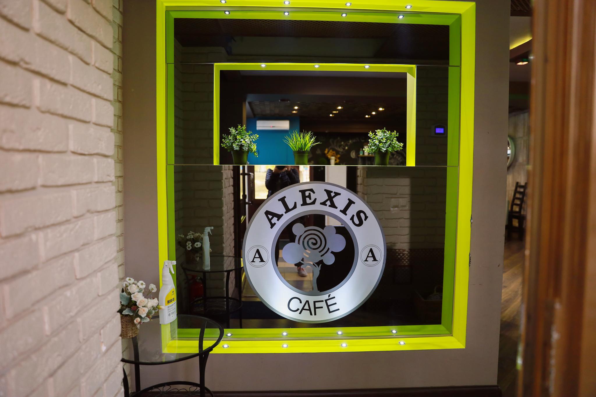 Фото Алексис