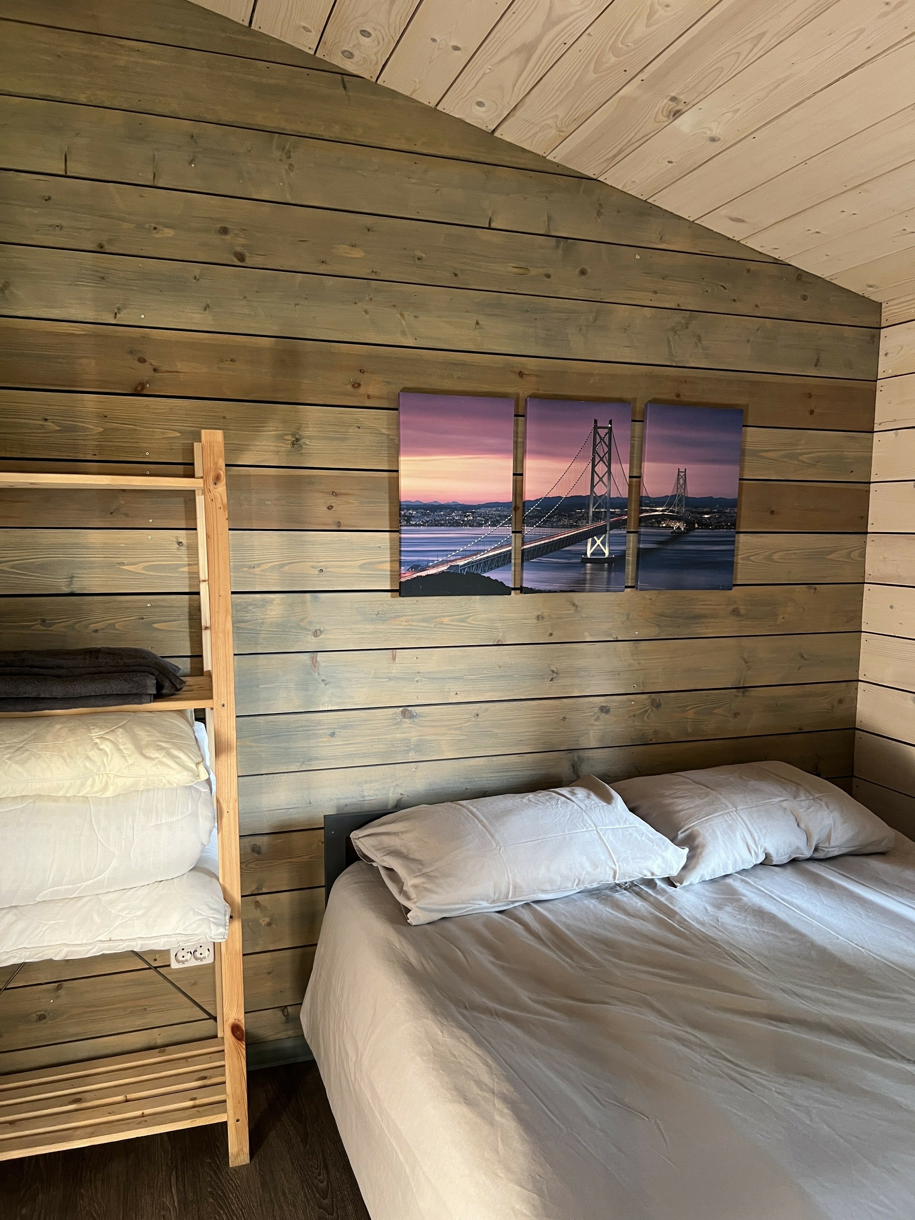 Фото Klever House, Голубое озеро