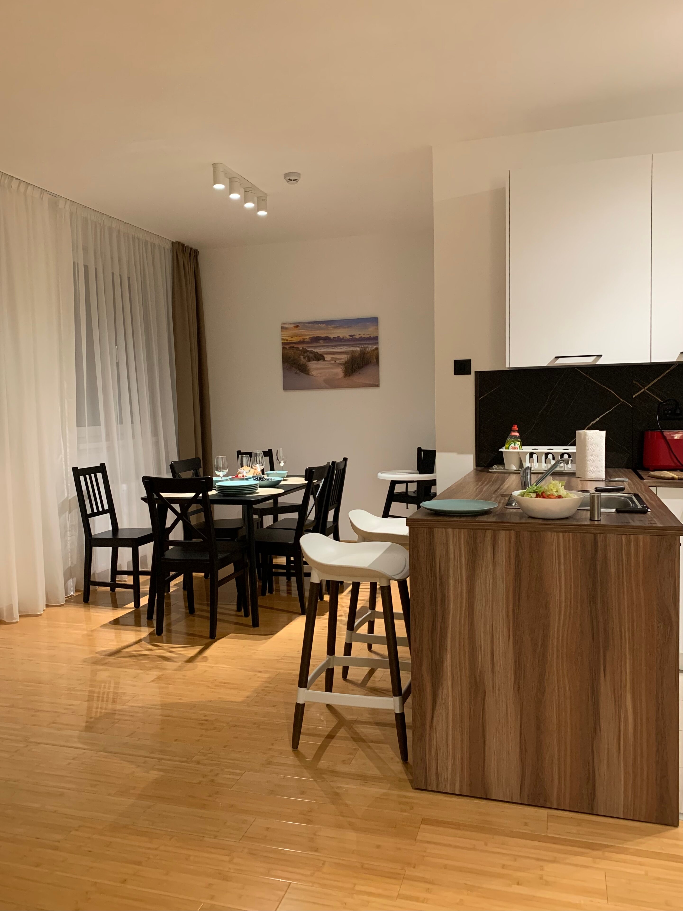 Фото Tesla Residence