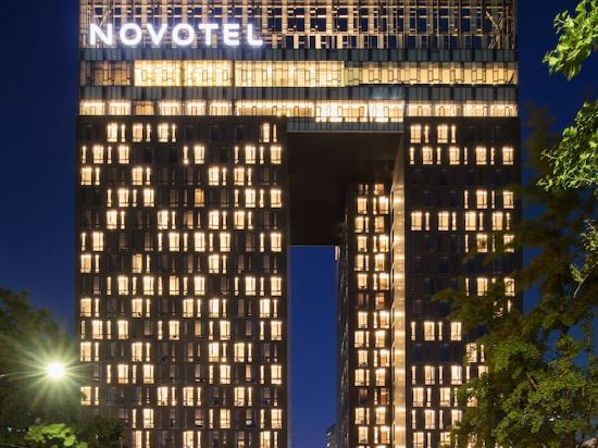 Фото Novotel Ambassador Seoul Dongdaemun Hotels & Residences