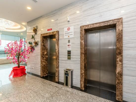 Фото Pine Garden Hotel