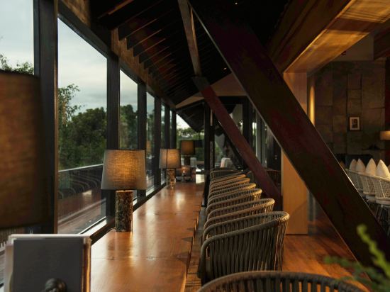 Фото DoubleTree by Hilton Weerawila Rajawarna Resort