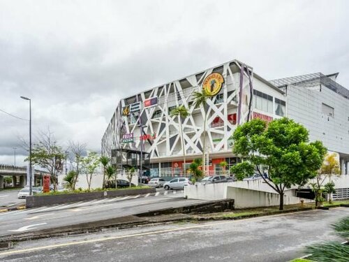 Внешний вид отеля Pine Garden Hotel в Кучинге, фото 3