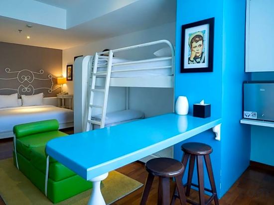 Фото Yan's House Hotel