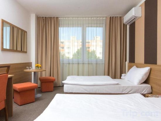 Фото Hotel Bratislava