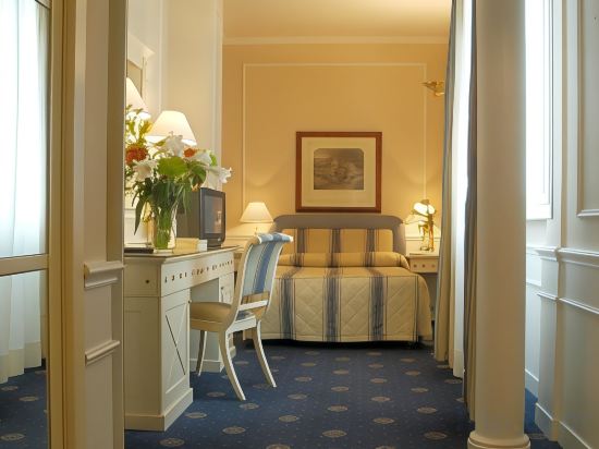 Фото Hotel De La Ville