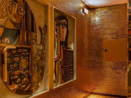 Фото Wine & Books Lisboa Hotel