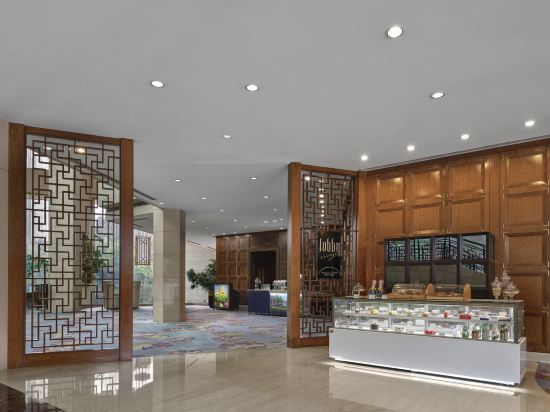 Фото DoubleTree by Hilton Hotel Shanghai - Pudong