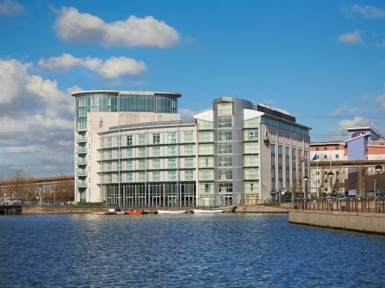 Фото DoubleTree by Hilton London ExCeL