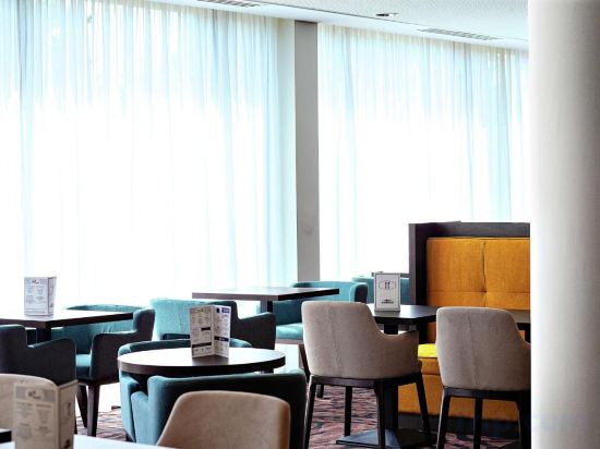 Фото Hampton by Hilton Toulouse Airport