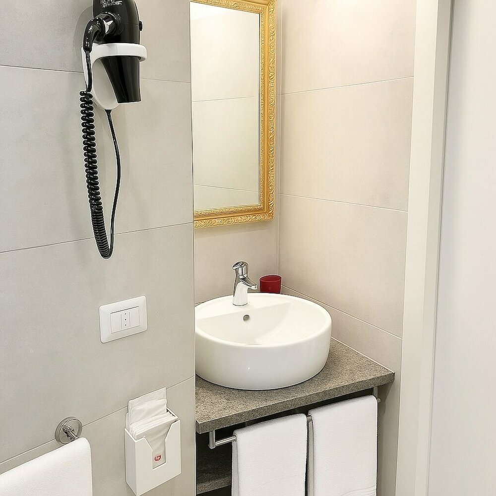 Фото Piazza Bovio 22