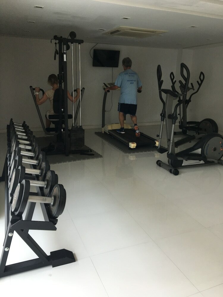 Фото Baan SanPluem Beachfront Condominium