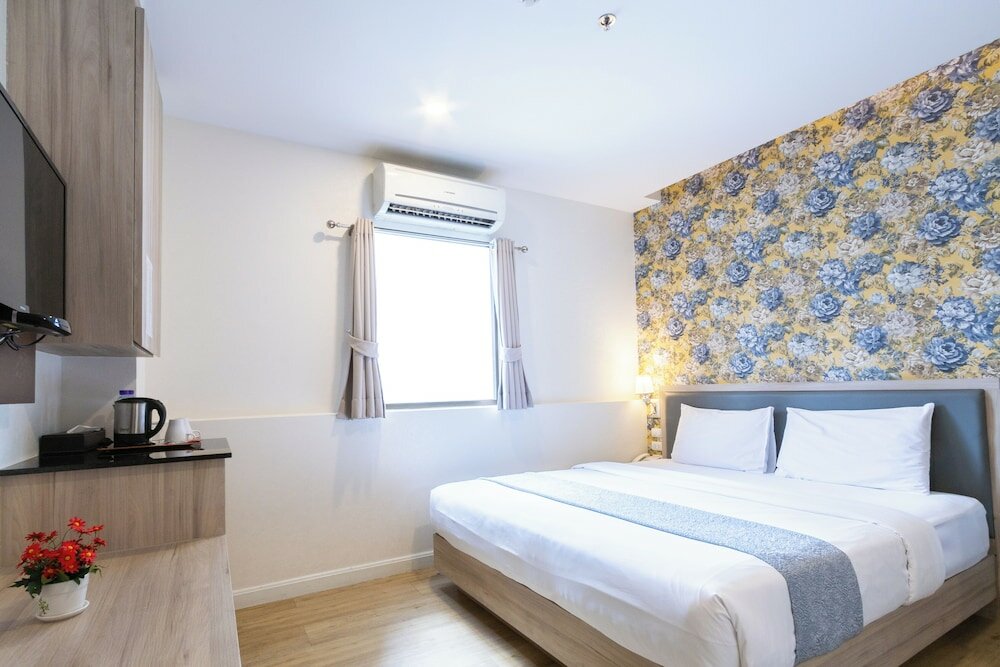 Фото Leela Orchid Hotel