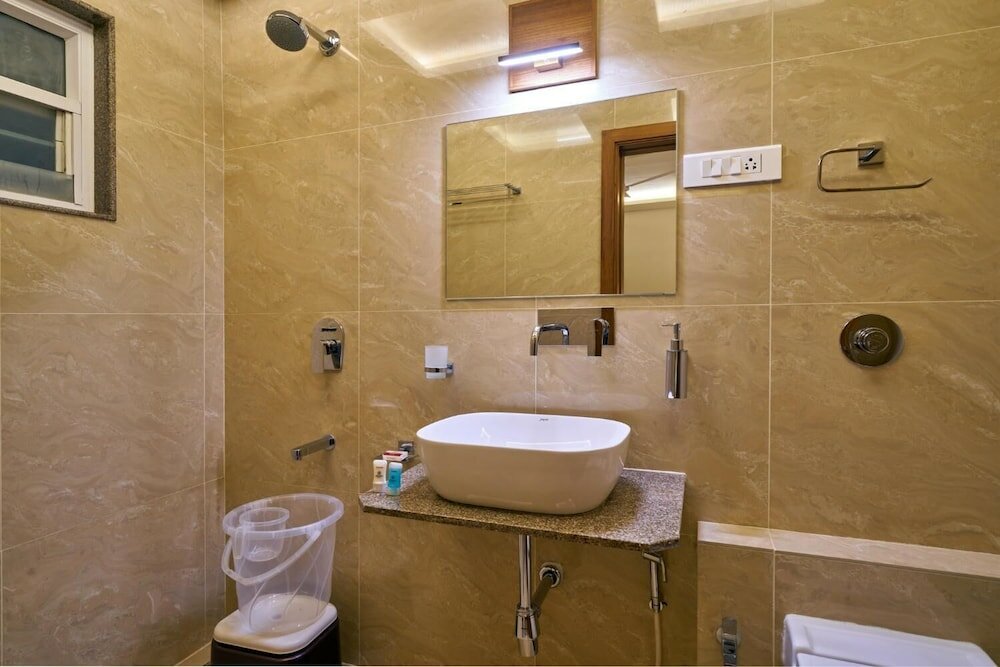 Фото Hotel Atharv