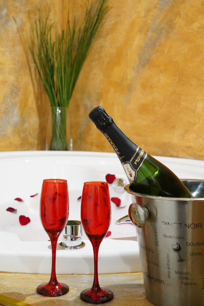 Фото Navona Rooms with Hot Tub