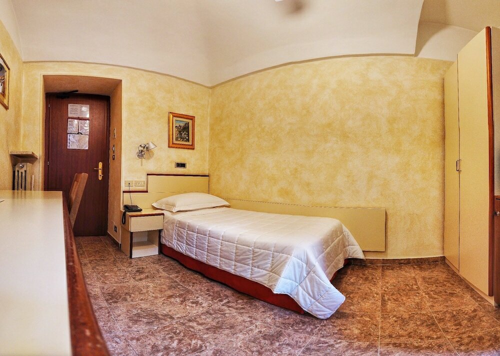 Фото Le Petit Hotel