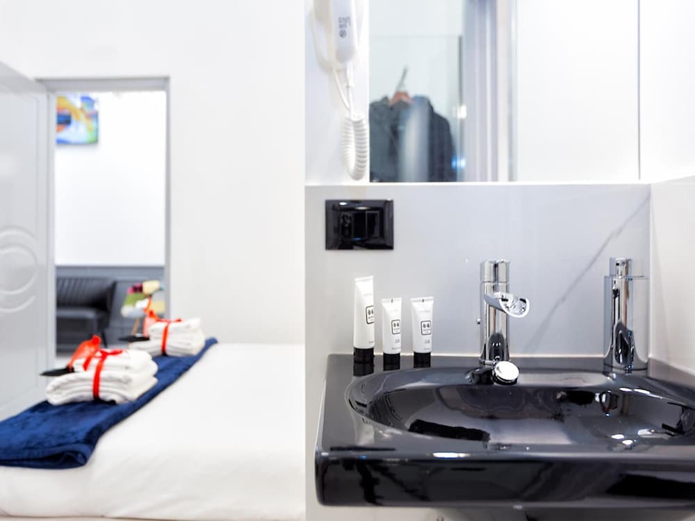 Фото Queen Palace Suites