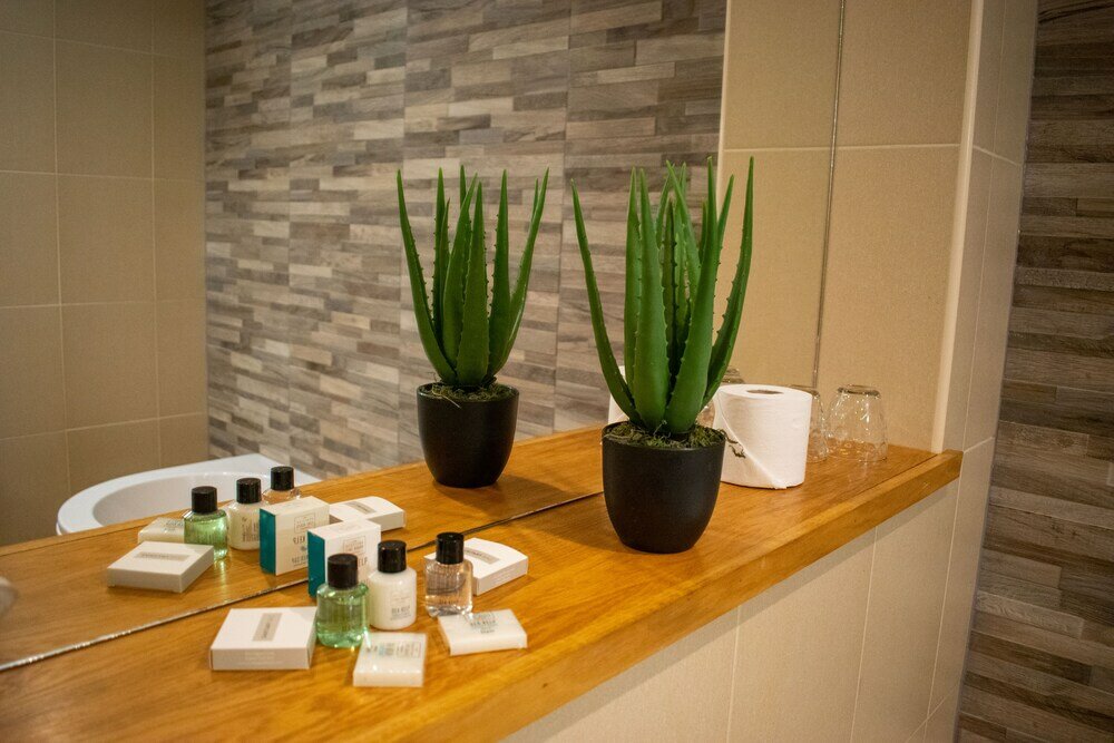 Фото Craigmhor Lodge & Courtyard