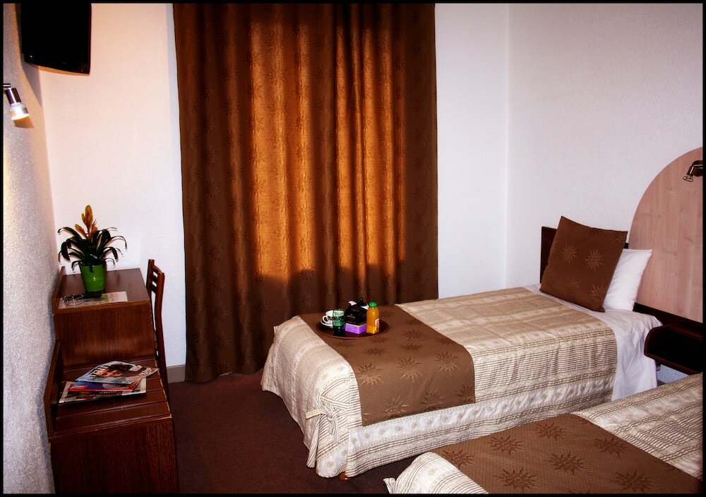 Фото Adonis Lourdes - Notre Dame de la Sarte