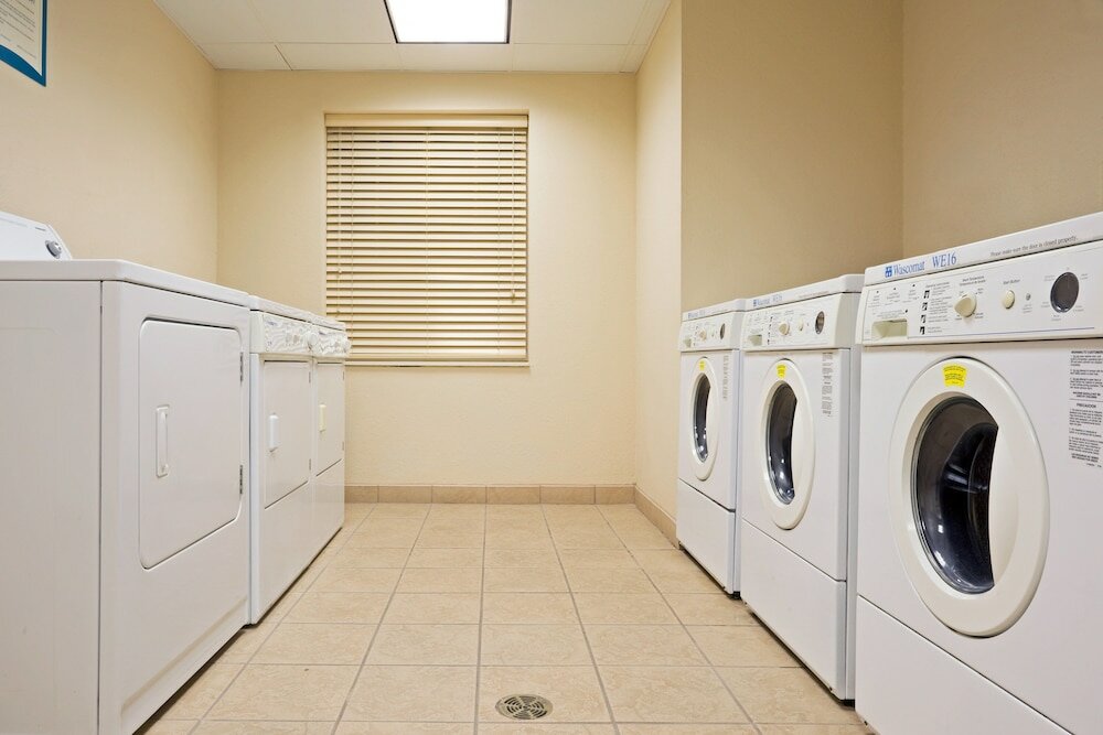 Фото Staybridge Suites Cranbury, an Ihg Hotel