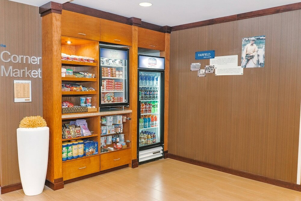 Фото Fairfield Inn by Marriott Medford Long Island