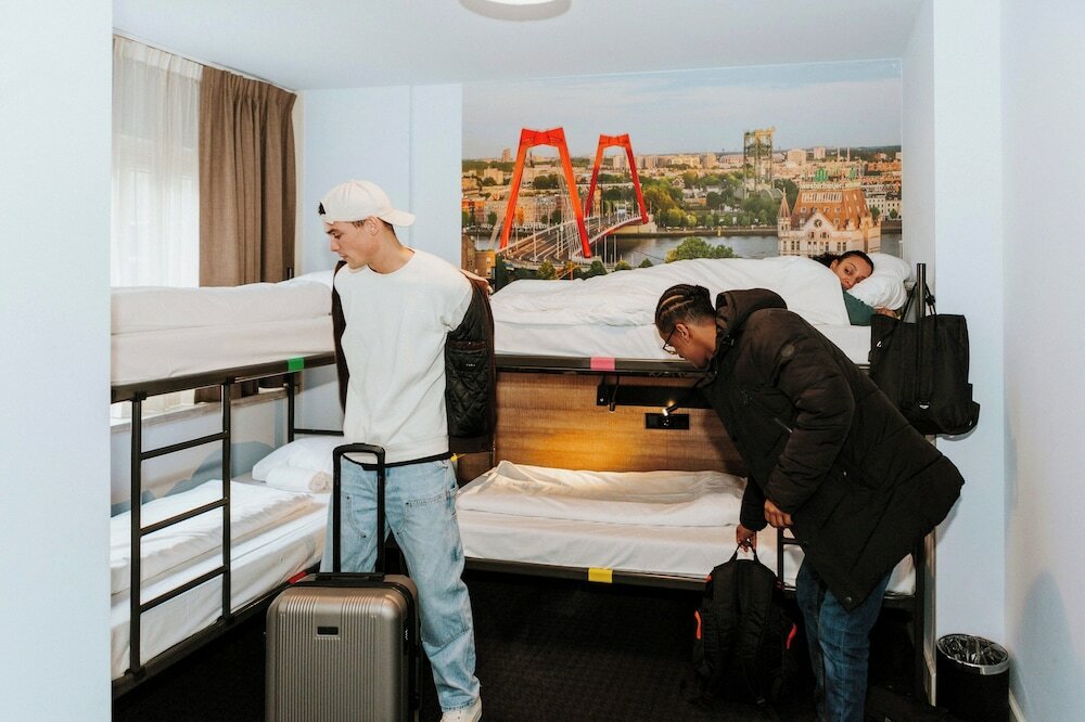 Фото Rotterdam Teleport Hotel
