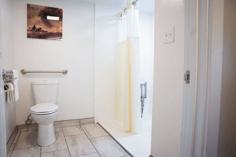 Фото Best Western Tree City Inn