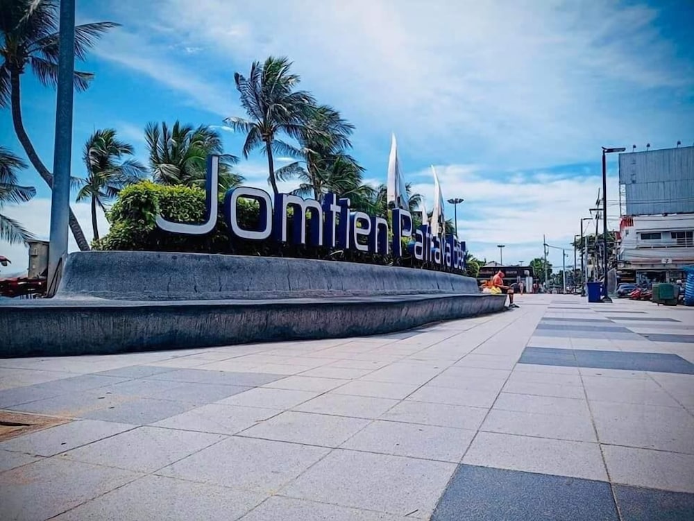 Фото Trio Gems Condominium