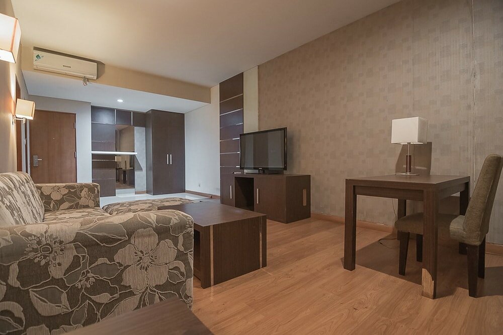 Фото RedDoorz Premium near Paris Van Java Mall