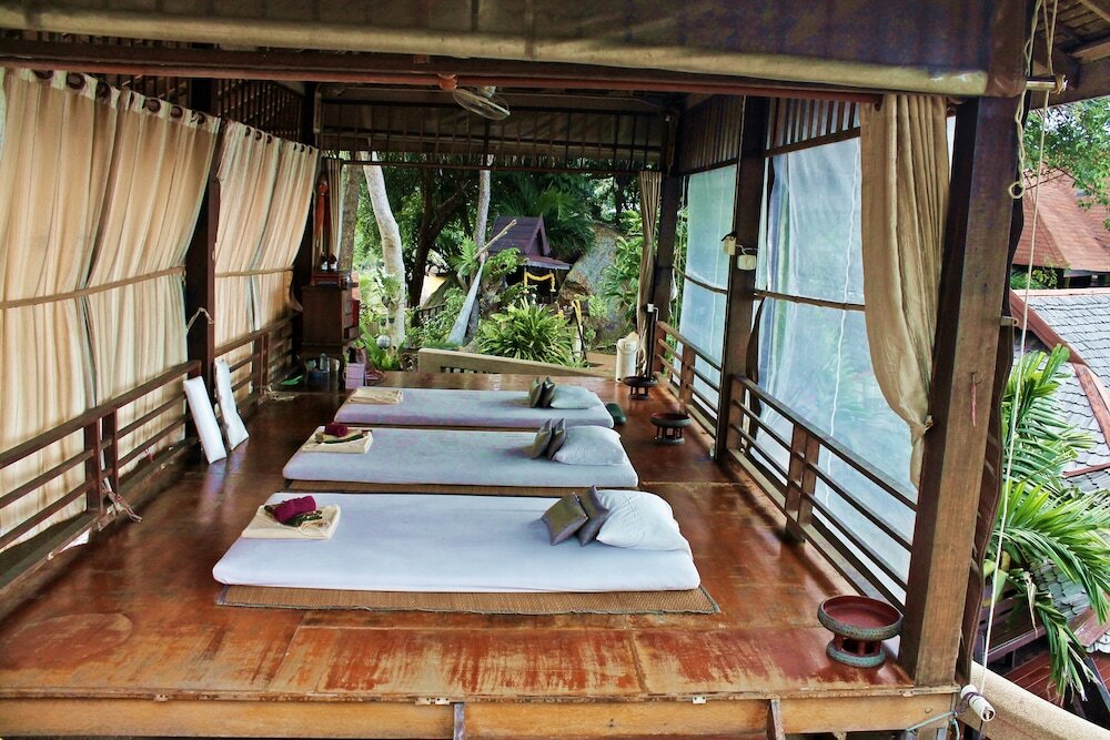 Фото Coral Cliff Beach Resort