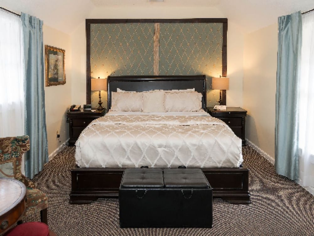 Фото Old City House Inn and Restaurant