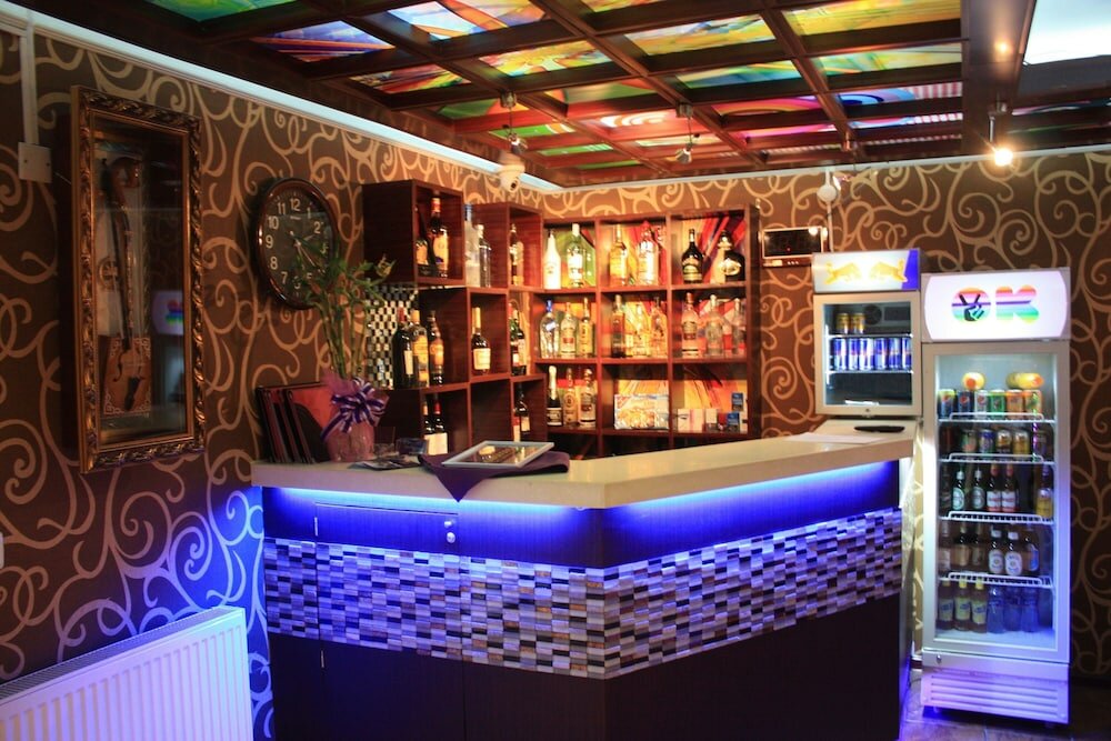 Фото New West Hotel