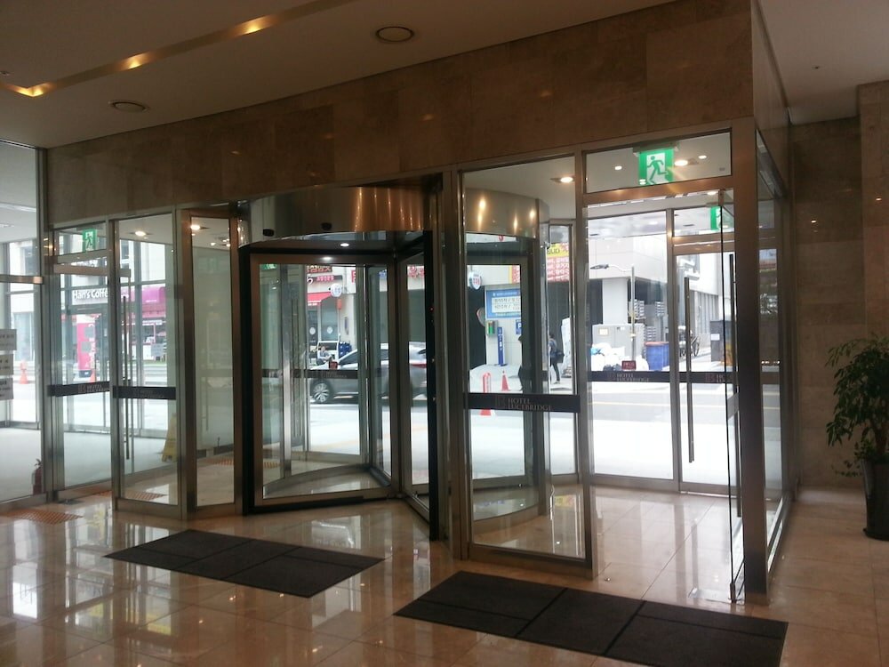 Фото First Stay Hotel