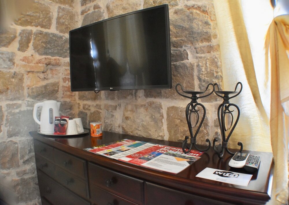 Фото Pietra Rossa Luxury Rooms